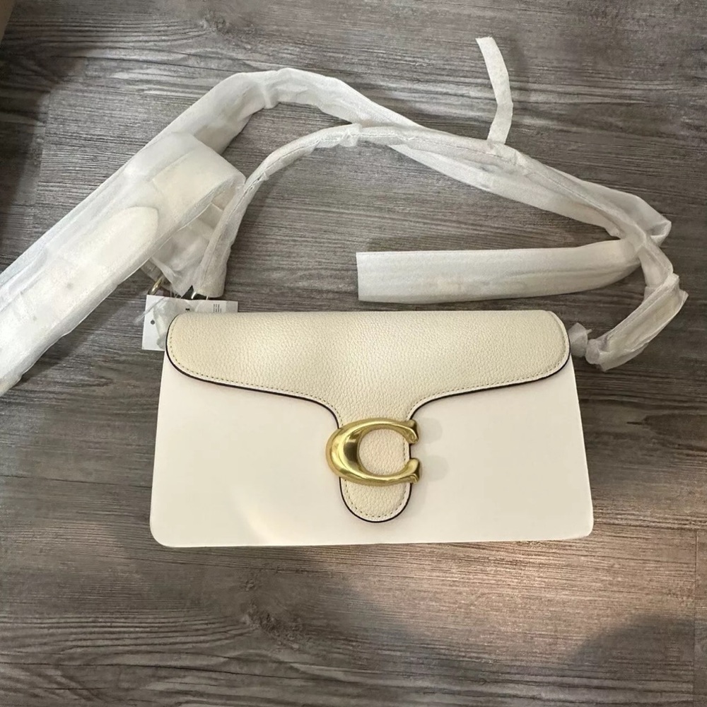 Elegant White Leather Shoulder Bag